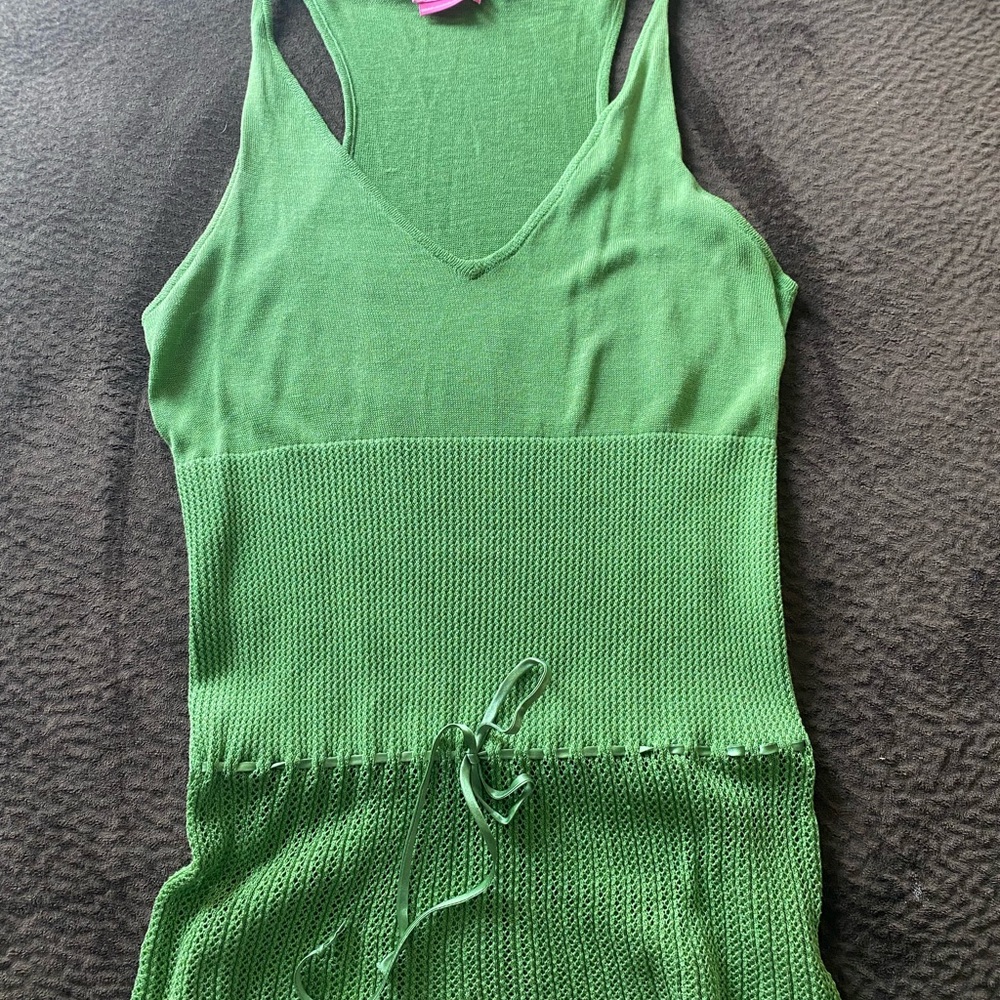 Cute summer BCBG sweater tank. Beautiful green in Medium.